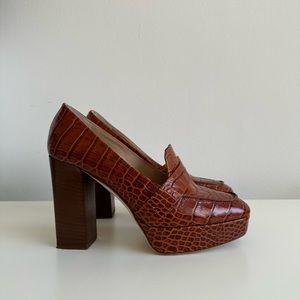 Platform loafer cognac stamped croco Tamara Mellon